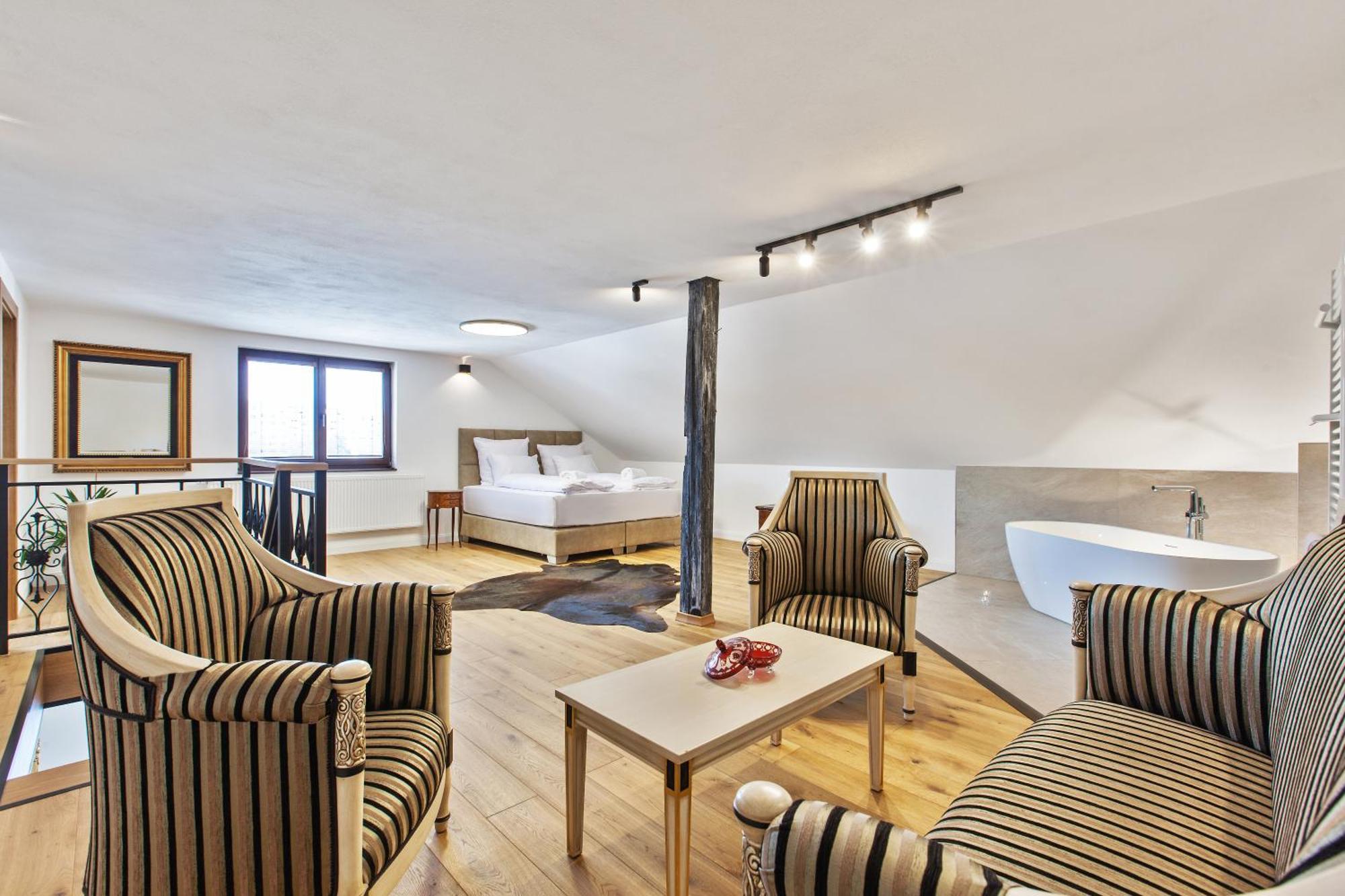 Brezno Central Apartments ภายนอก รูปภาพ