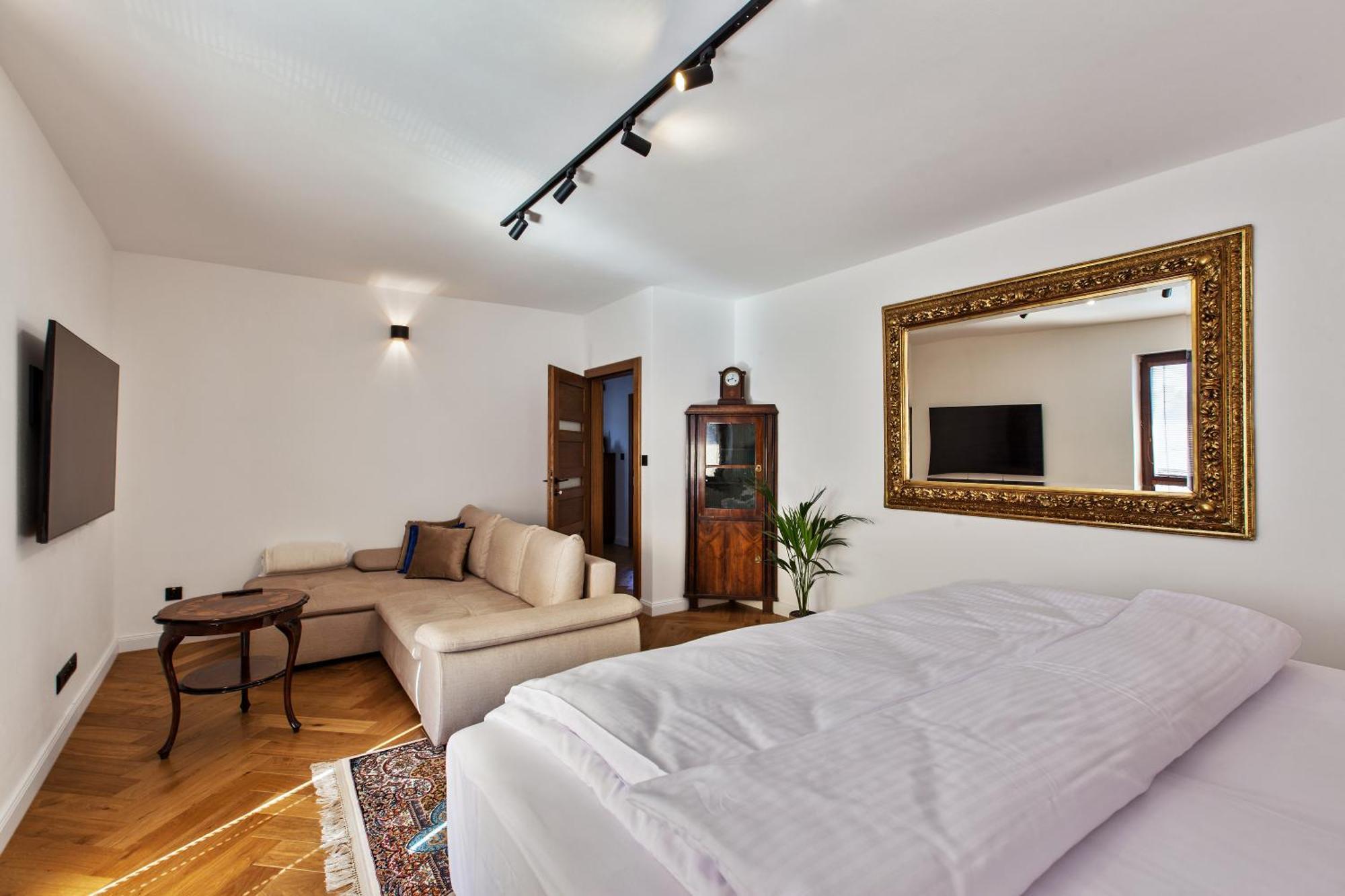 Brezno Central Apartments ภายนอก รูปภาพ